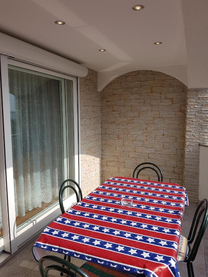Apartmani Krajnovic Fažana Esterno foto