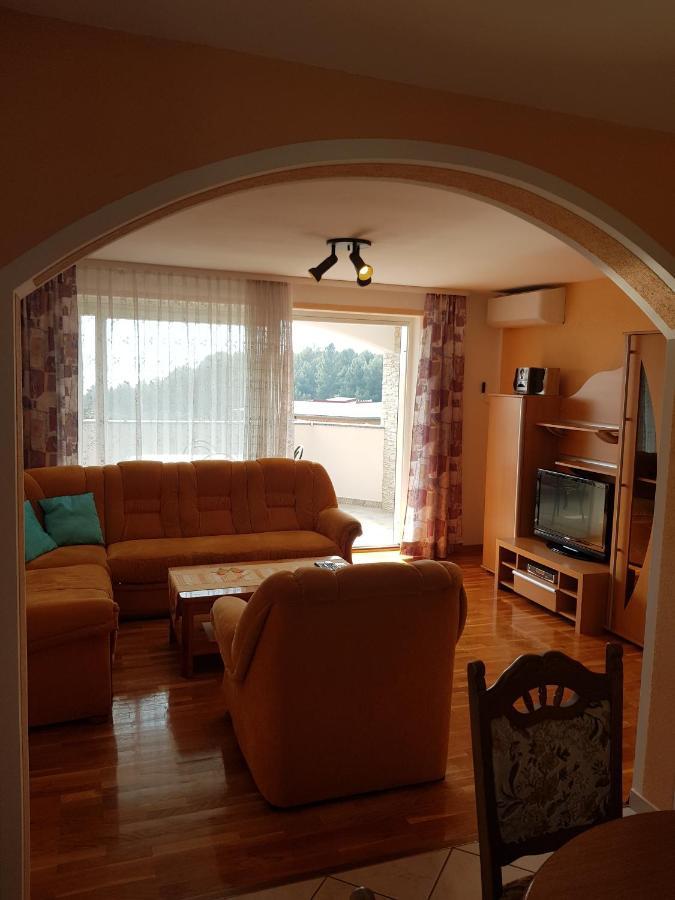 Apartmani Krajnovic Fažana Esterno foto