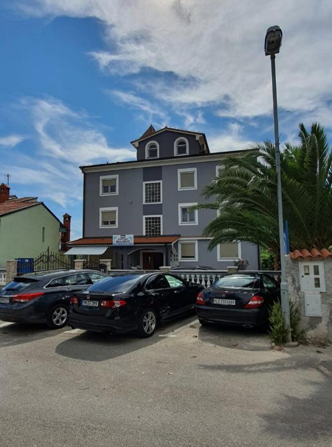 Apartmani Krajnovic Fažana Esterno foto