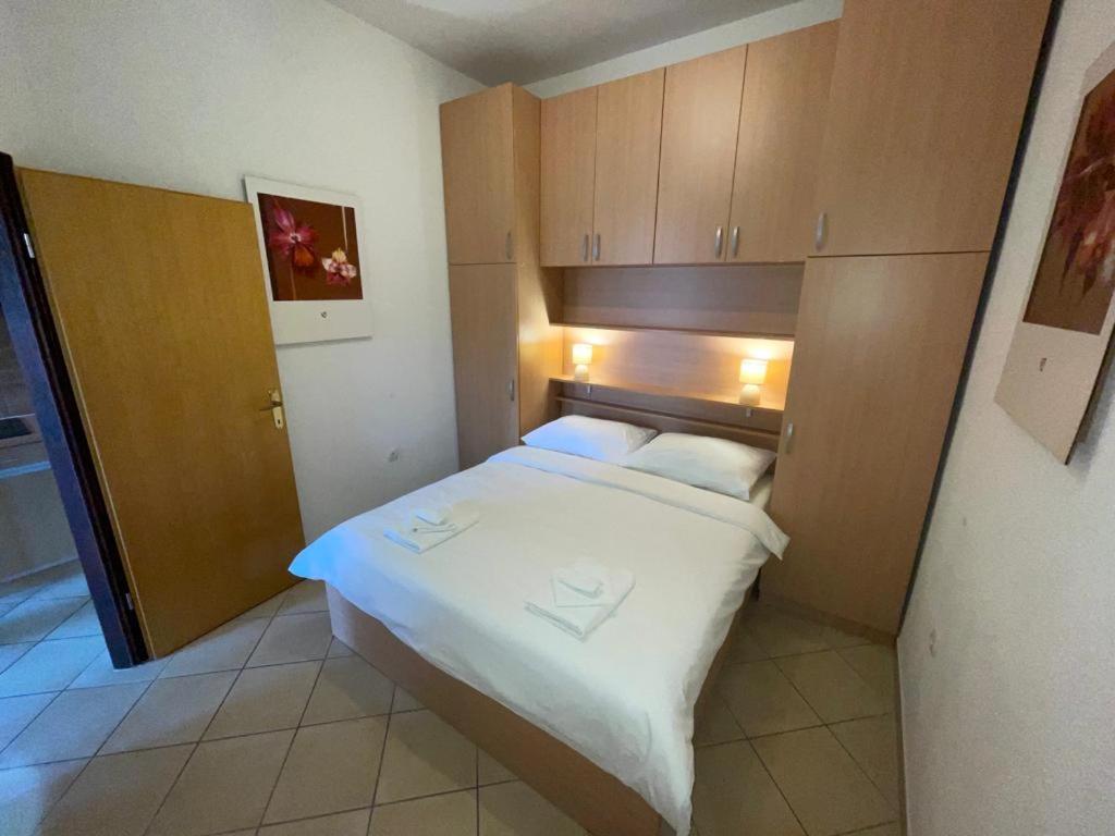 Apartmani Krajnovic Fažana Esterno foto