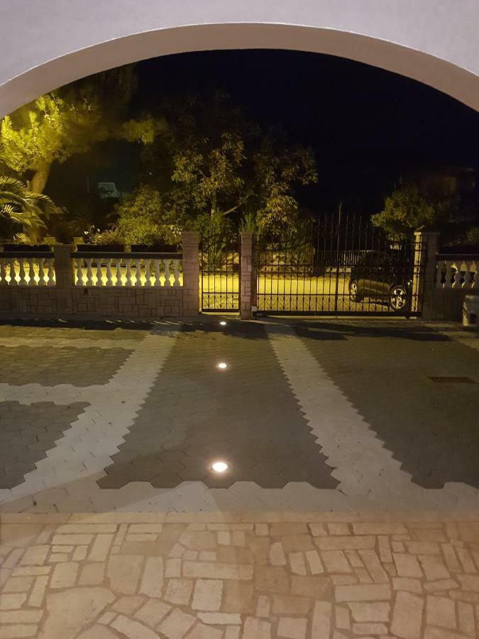 Apartmani Krajnovic Fažana Esterno foto